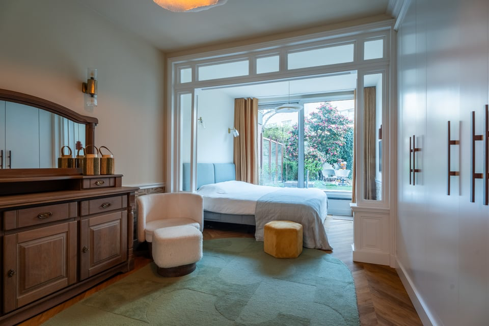 Slaapkamer en badkamer
